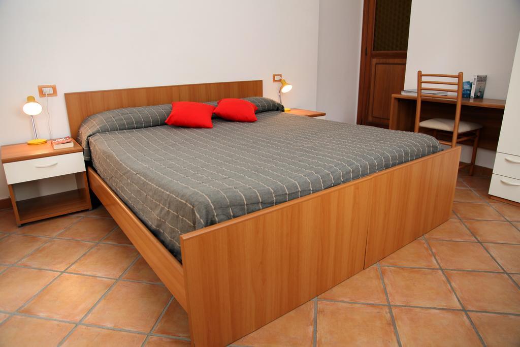 La Contessa Lejlighedshotel Santa Teresa Gallura Værelse billede