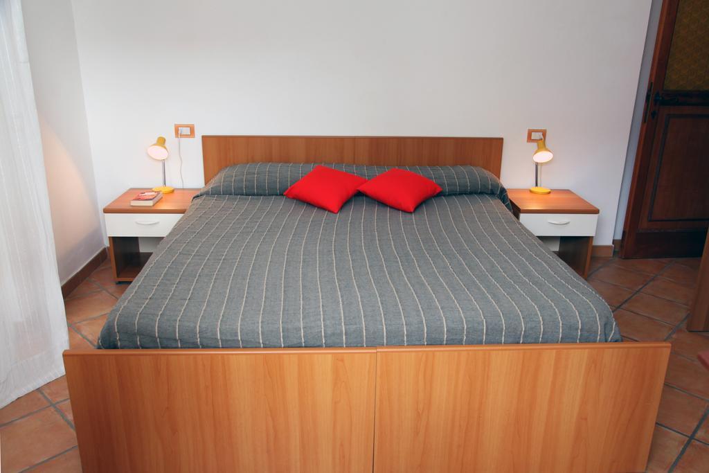 La Contessa Lejlighedshotel Santa Teresa Gallura Værelse billede