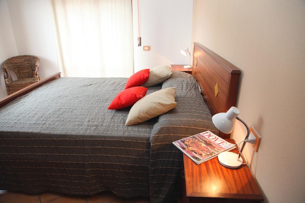 La Contessa Lejlighedshotel Santa Teresa Gallura Værelse billede